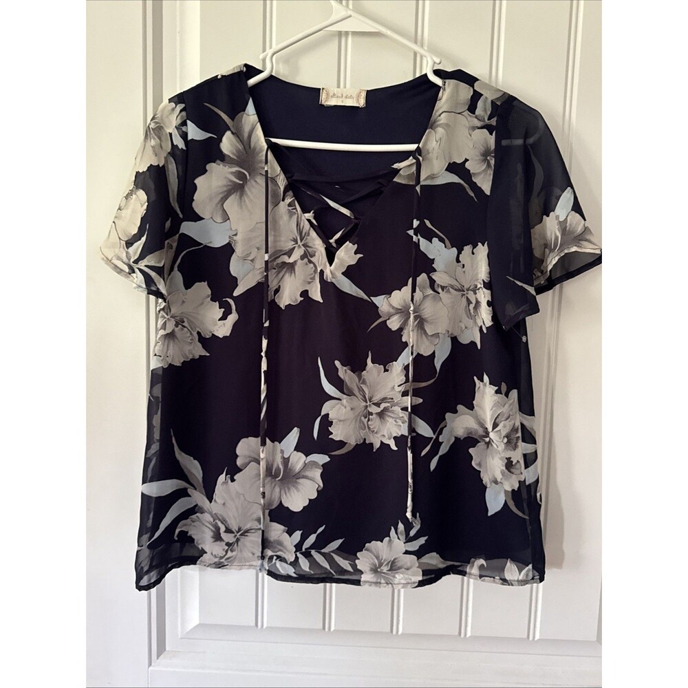 Altard State Women's Navy Floral Dress Shirt Size S Flutter Sleeve Blouse